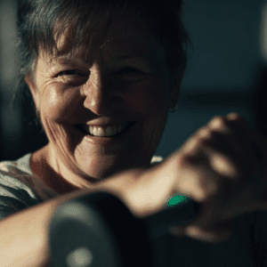 A woman exercising in the gym. How to reduce the risk of dementia and cognitive impairment